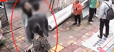 520当天男子被女友当街狂扇52个耳光 警方：俩人闹矛盾